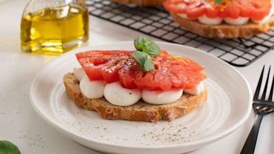 Tomato whipped ricotta toast.jpg