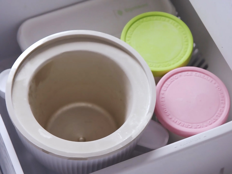 Mixer-attachments-ice-cream-maker-ice-cream-maker-bowl-in-freezer-drawer