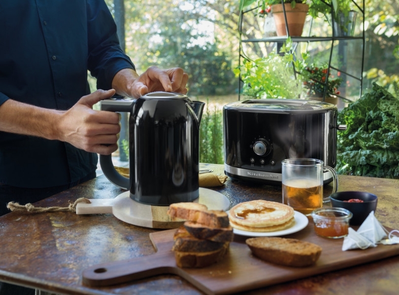 Set petit déjeuner grille-pain tactile et bouilloire électrique réglable -  Conforama