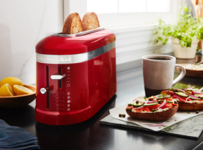 red-toaster-2-slice-with-salty-bagels