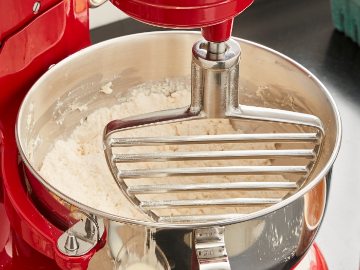 product-tips-stand-mixer-bowl-lift-pastry-beater