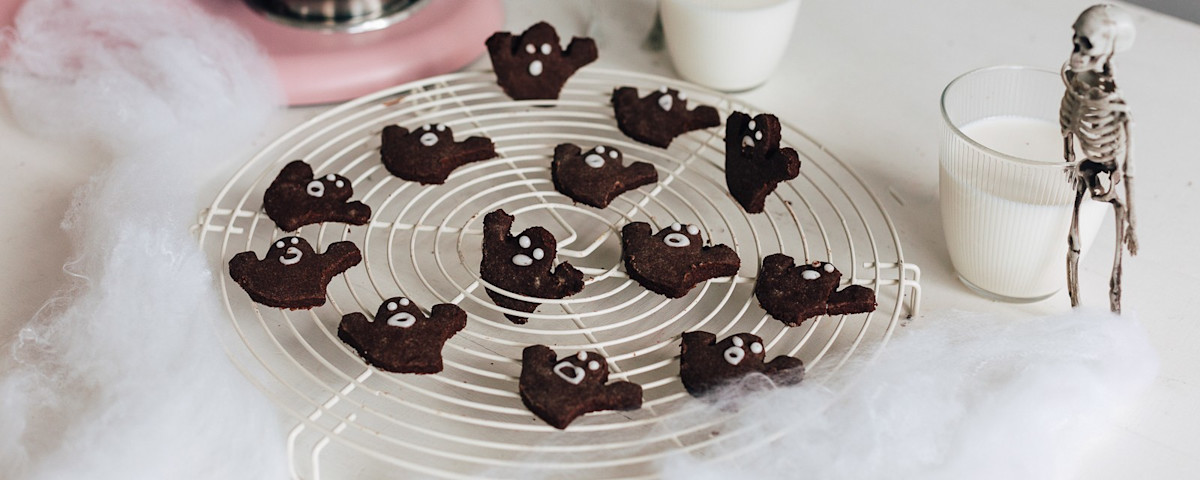 Halloween biscuits | KitchenAid UK