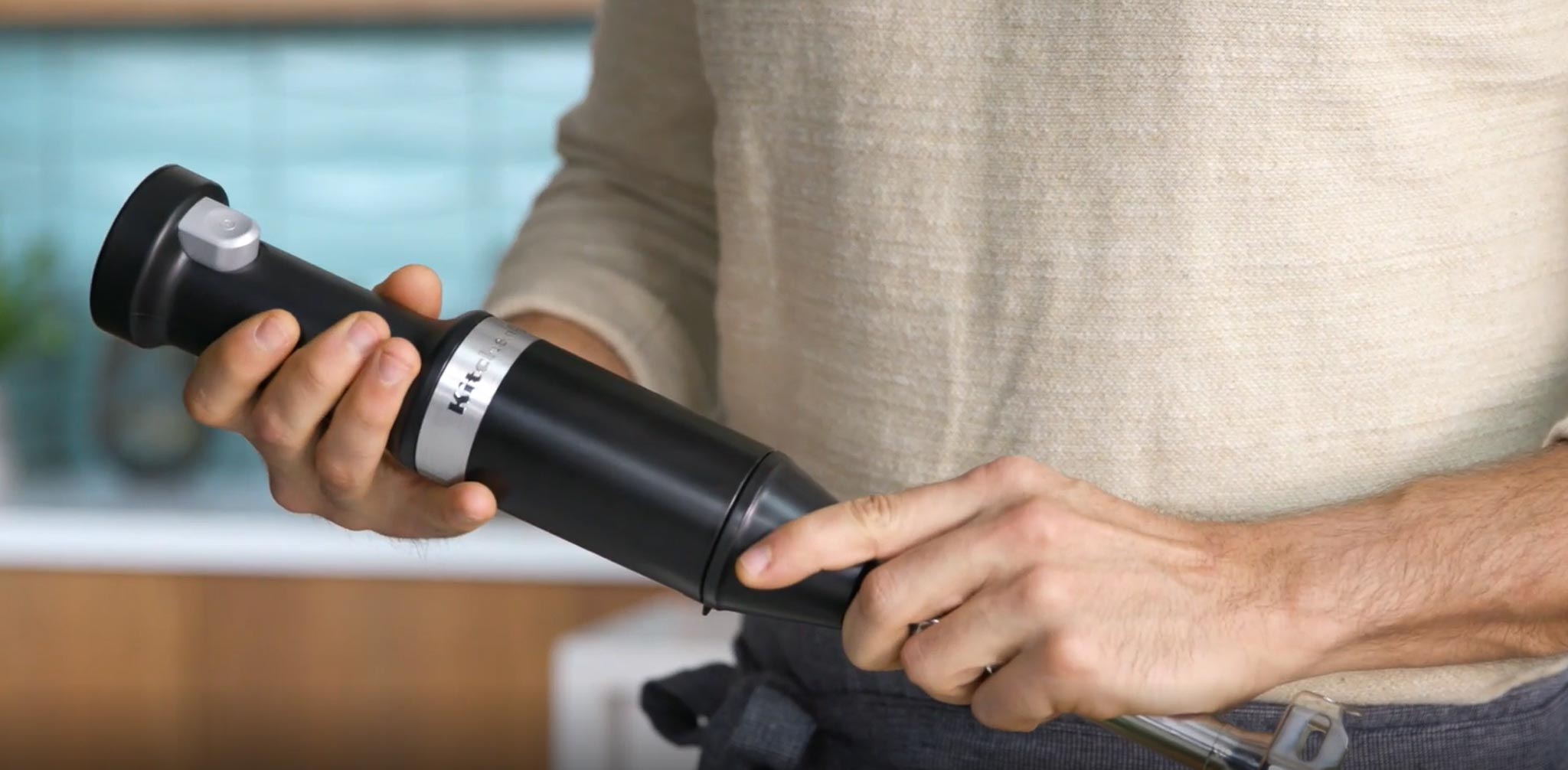 Cordless-hand-blender-with-accessories-video