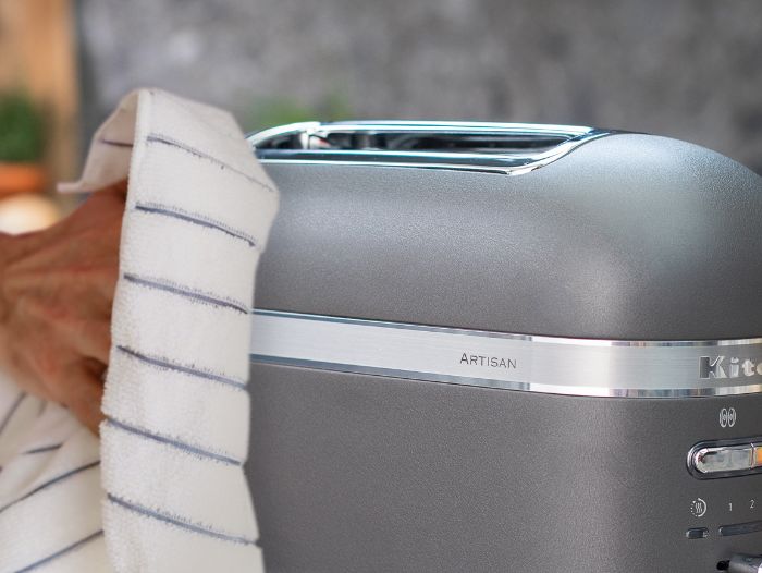 product-tips-artisan-toasters-care-clean-toaster