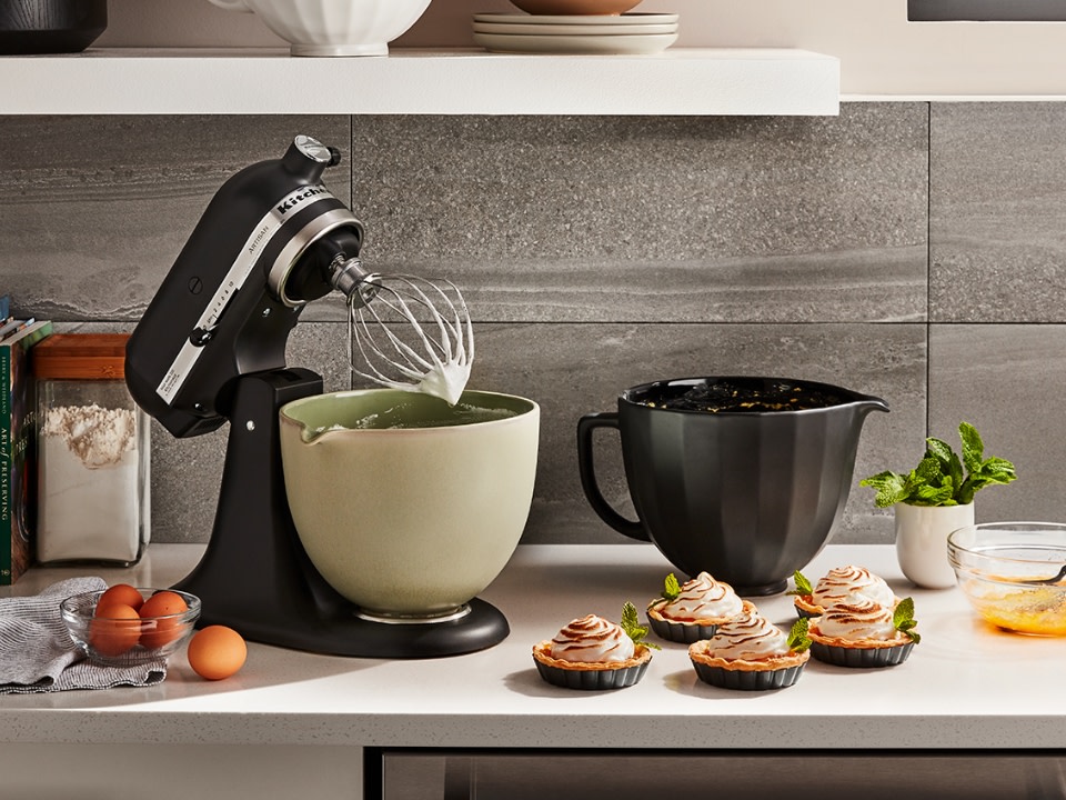 Accessories-ceramic-mixing-bowl-black-shell-mixer-with-bowl-in-the-kitchen