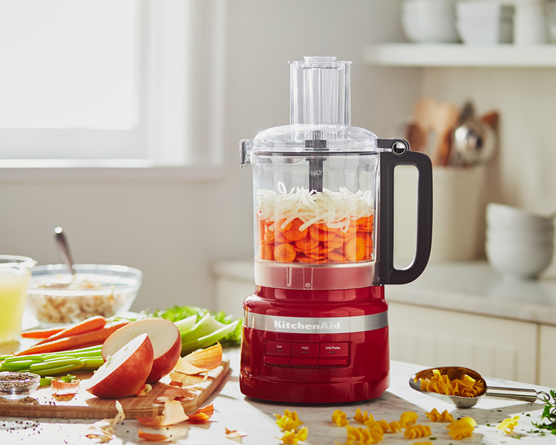 red-food-processor-carrot