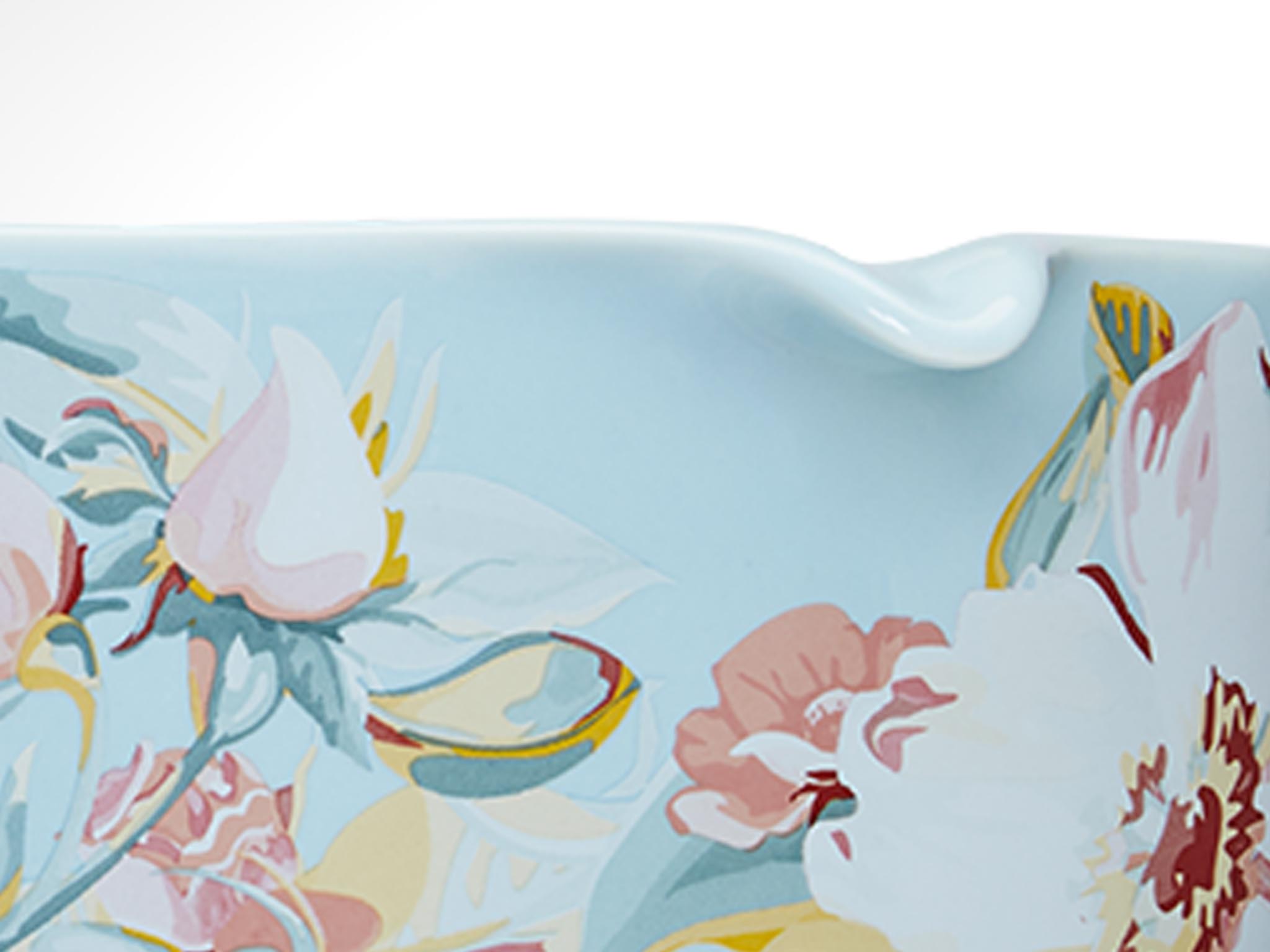 Accessories-ceramic-bowl-white-gardenia-spout-close-up.