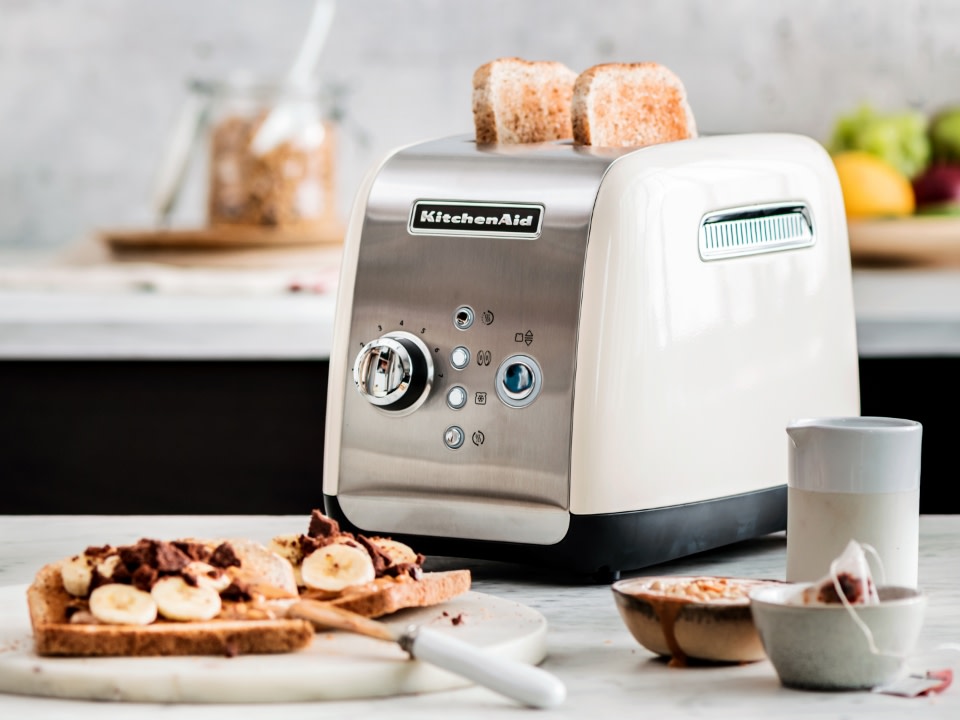 Breakfast-toaster-2-slice-automatic-almond-cream-toasting-two-slices