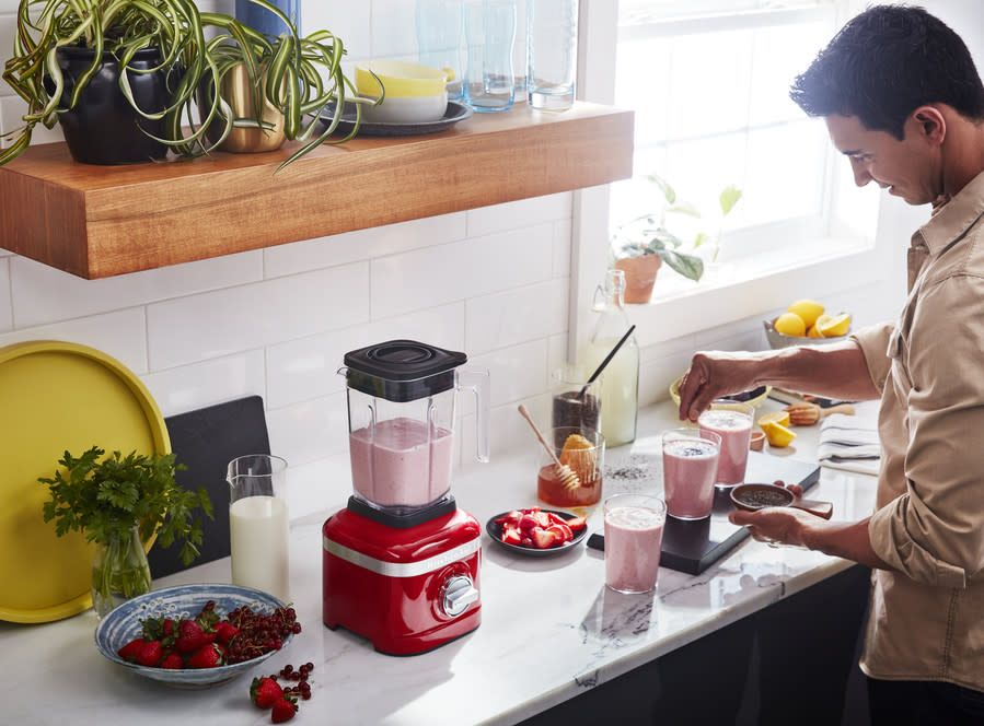 making-smoothies-with-red-k150-blender