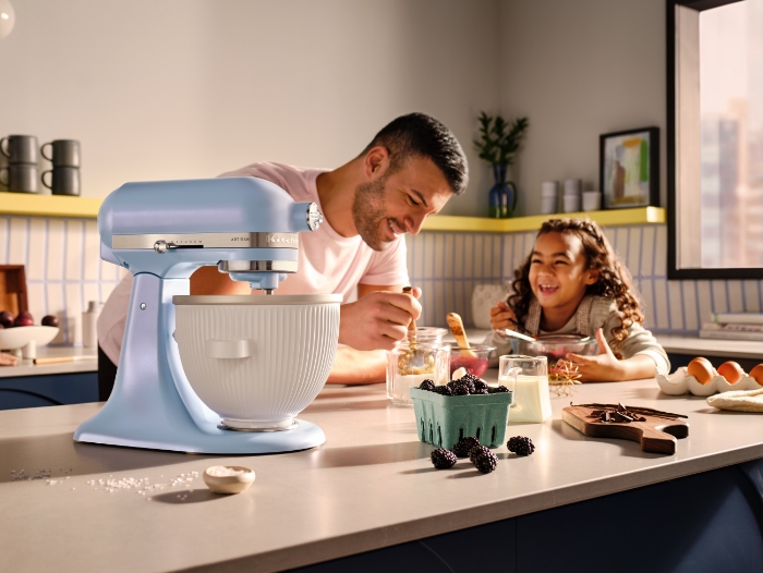 column-wrapper coty-2024 man-cooking-ice-cream-with-his-daughter