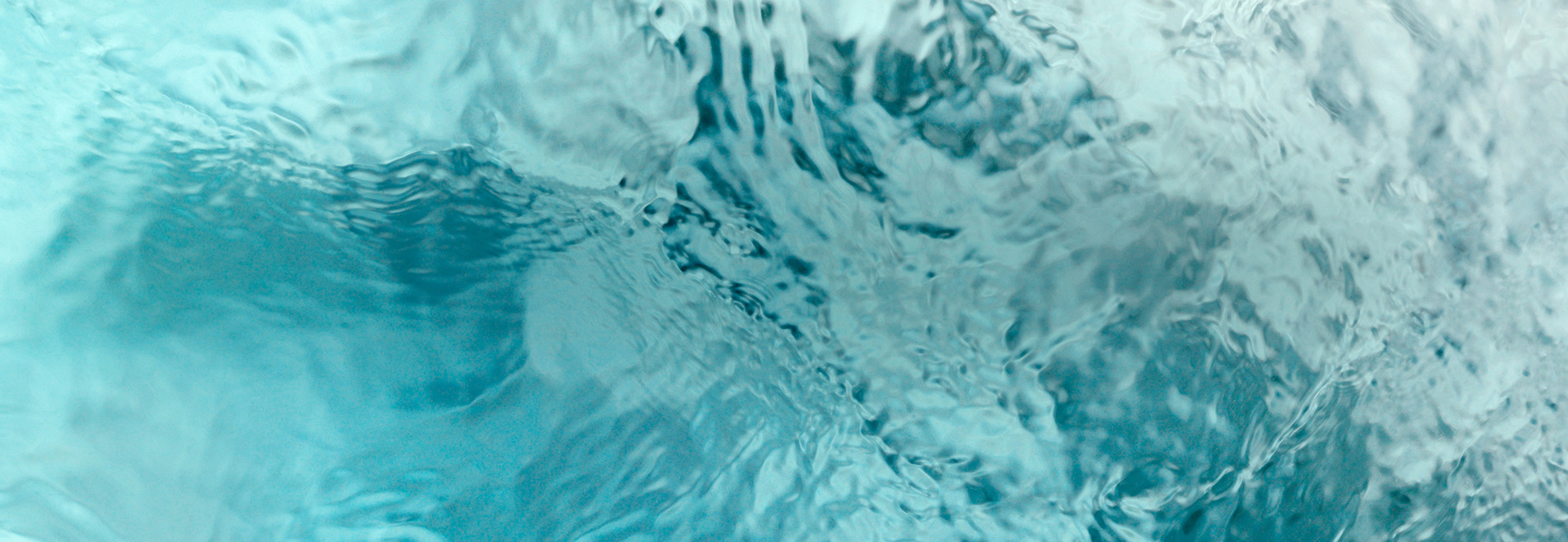 Mineral Water - A cool, crystalline water-blue in satin | KitchenAid GB