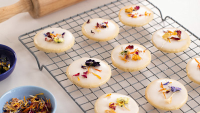 floral-shortbread-biscuits