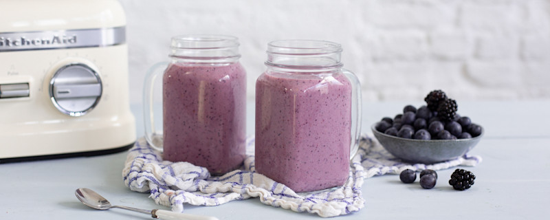 Smoothie aux myrtilles et aux mûres