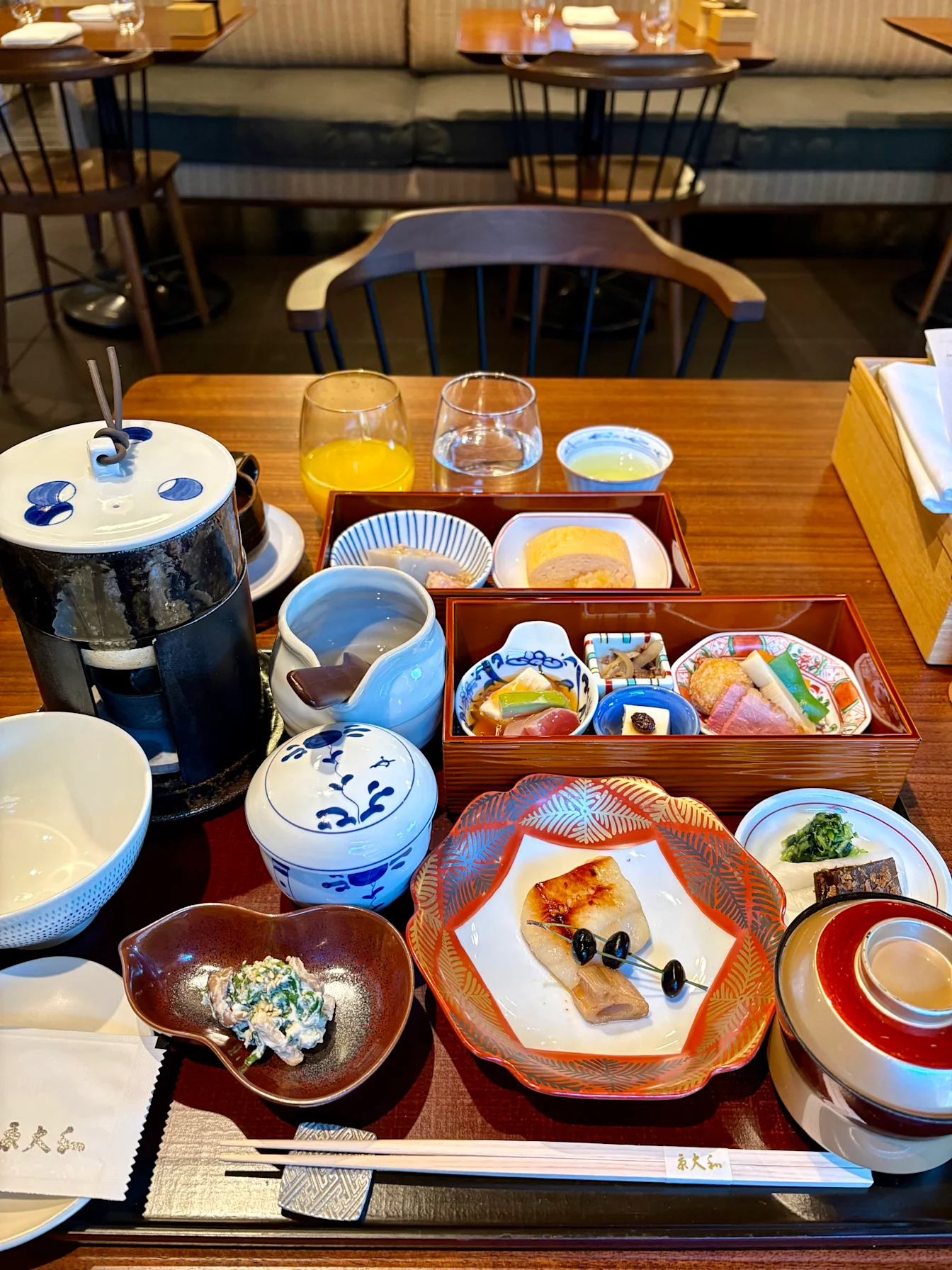 Japanese breakfast tại Kyoto Bistro, Park Hyatt Kyoto