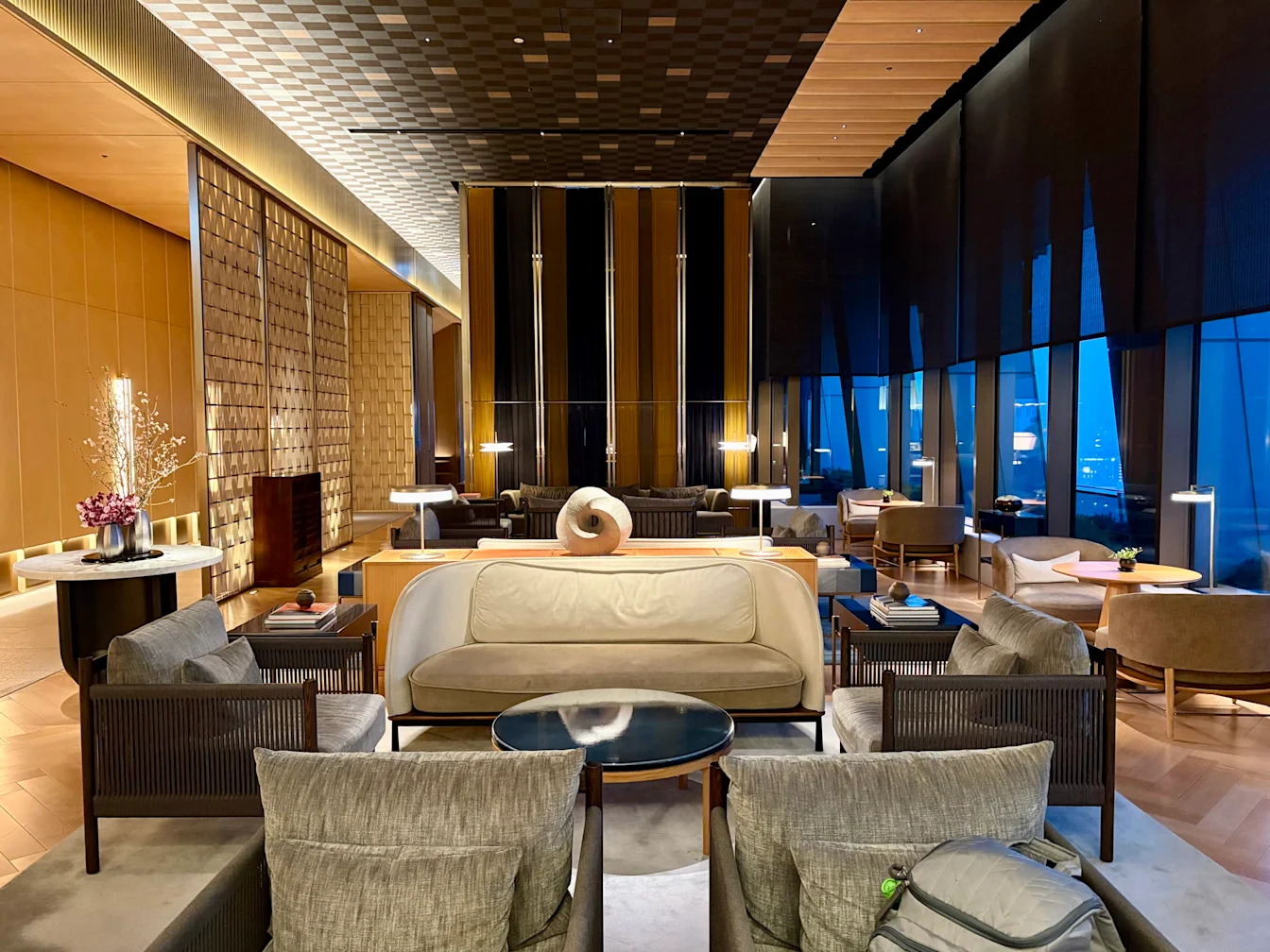 Khu lounge trên tầng lễ tân