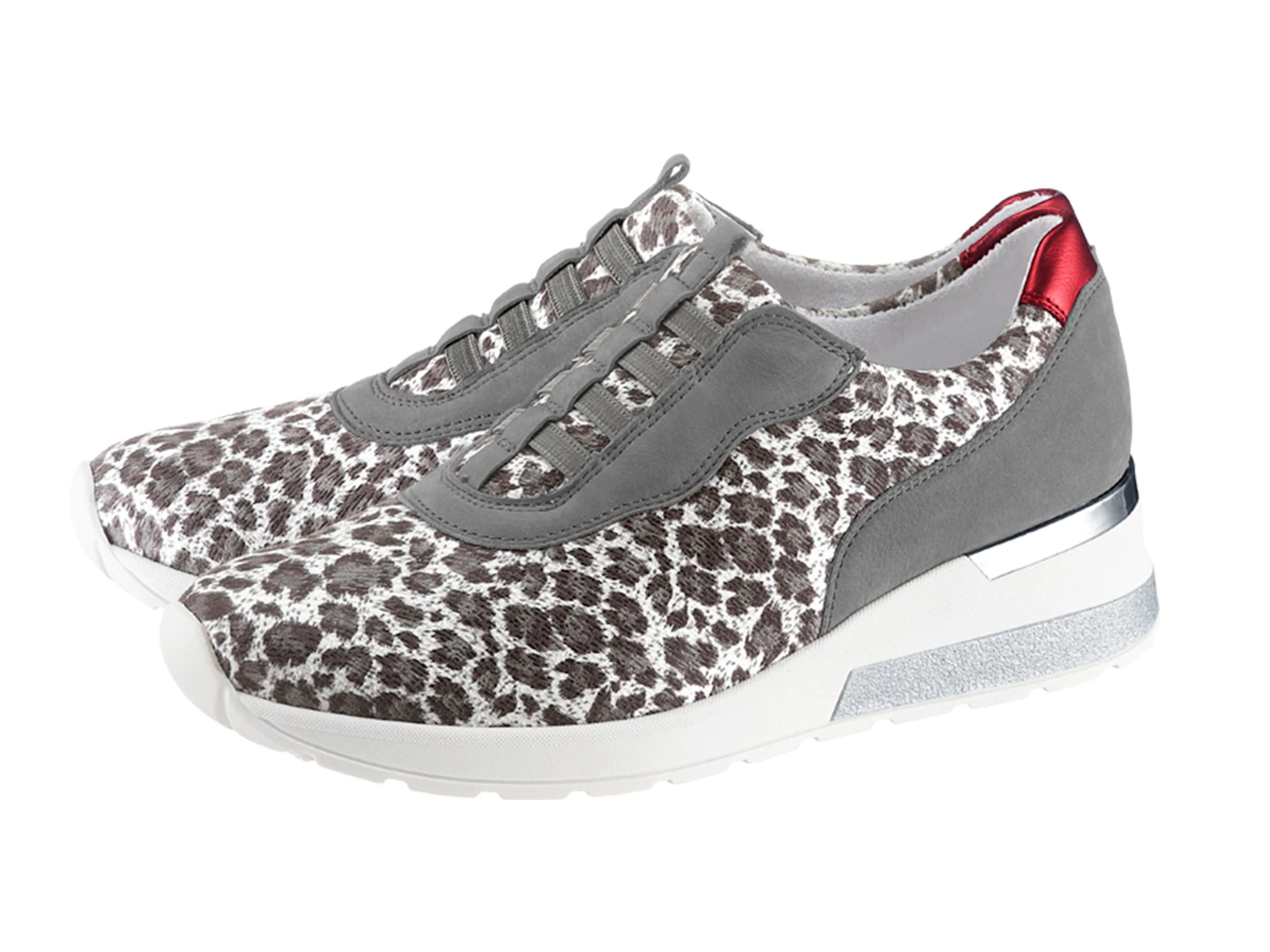 Graue Damen-Sneaker mit Leopardenmuster, silbernem Akzent an der Sohle und rotem Detail an der Ferse. Graue Damen-Sneaker mit Leopardenmuster, silbernem Akzent an der Sohle und rotem Detail an der Ferse.