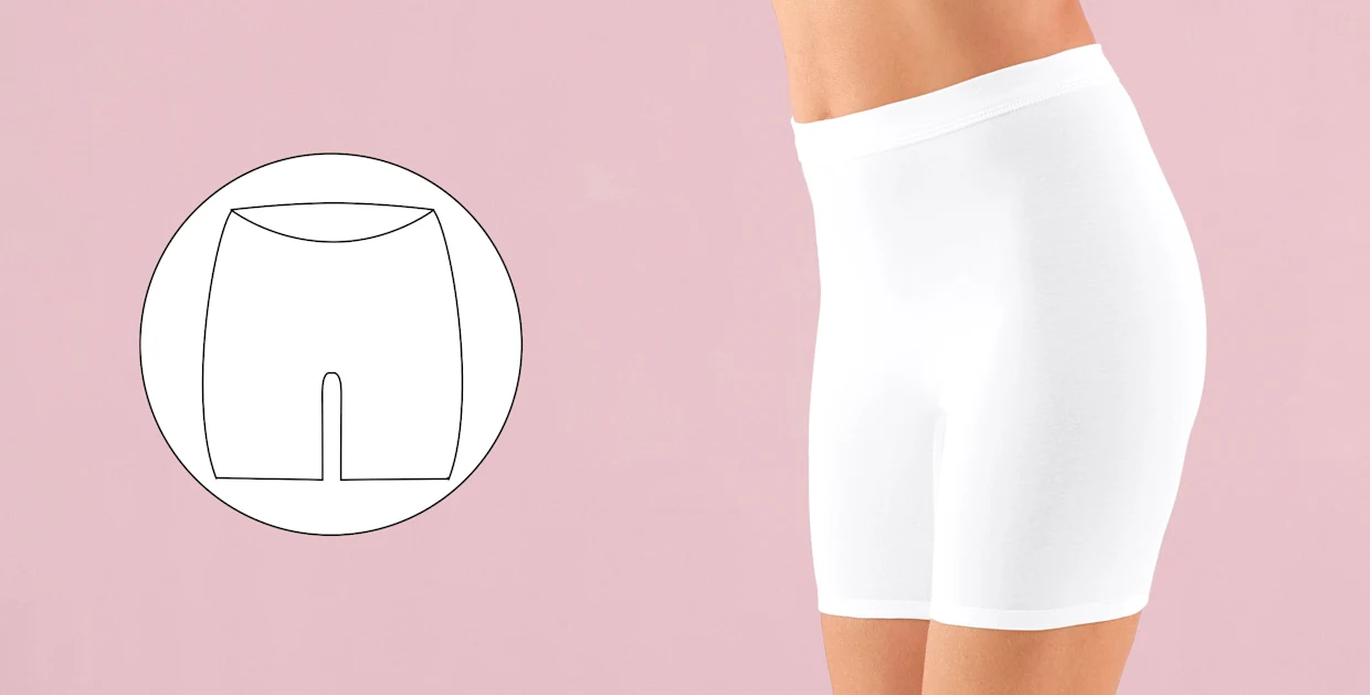 Weiße Damen-Unterhose in Shorts-Form aus elastischem Material, mit Detailzeichnung der Schnittform, vor rosa Hintergrund.