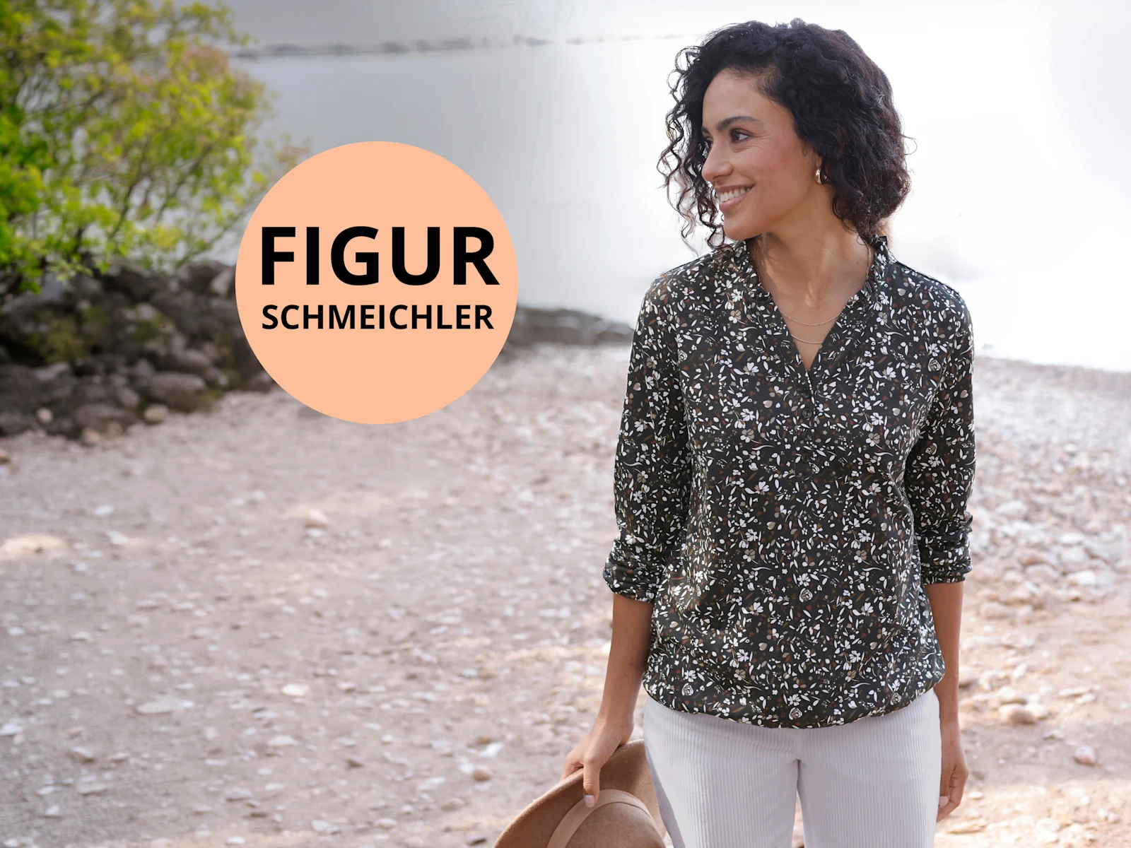 Werbebanner mit Model in schwarzweisser Tunika und Icon mit Text: Figurschmeichler