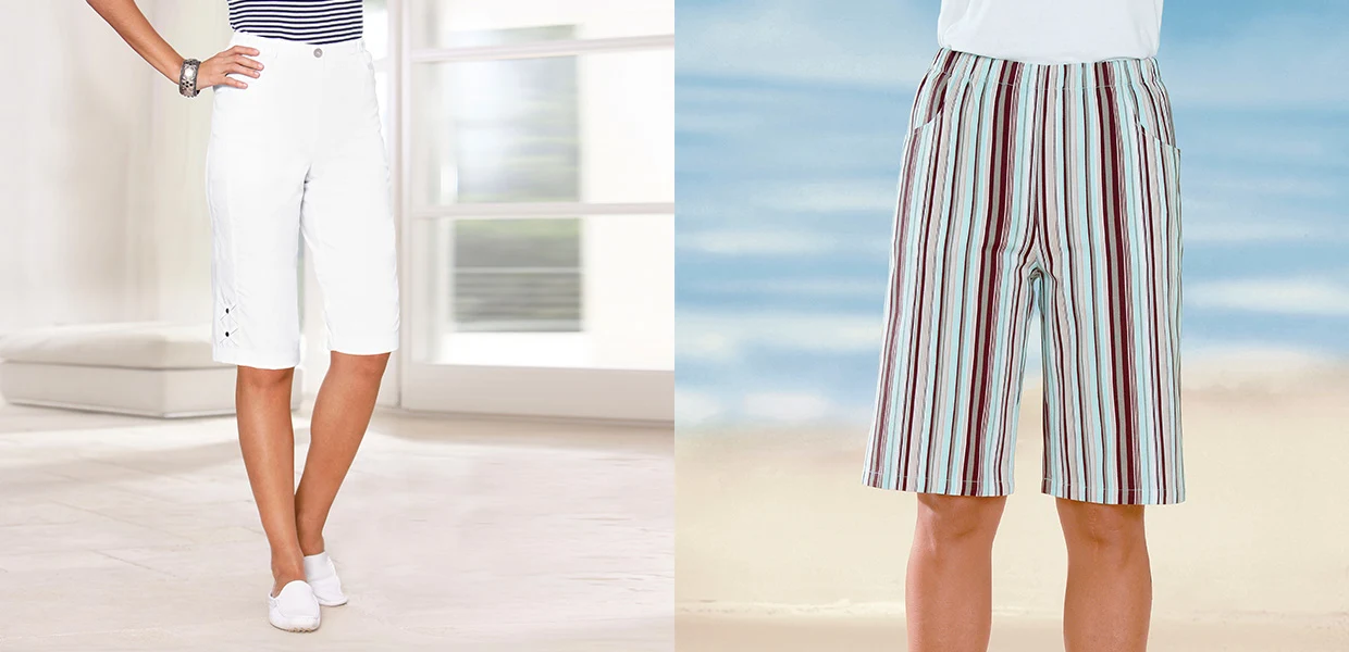 Links: Weiße Bermuda-Shorts mit Knopfdetails und seitlicher Verzierung, getragen in einem hellen Innenraum. Rechts: Gestreifte Bermuda-Shorts in Weiß, Rot und Blau, getragen vor einem Strandhintergrund.