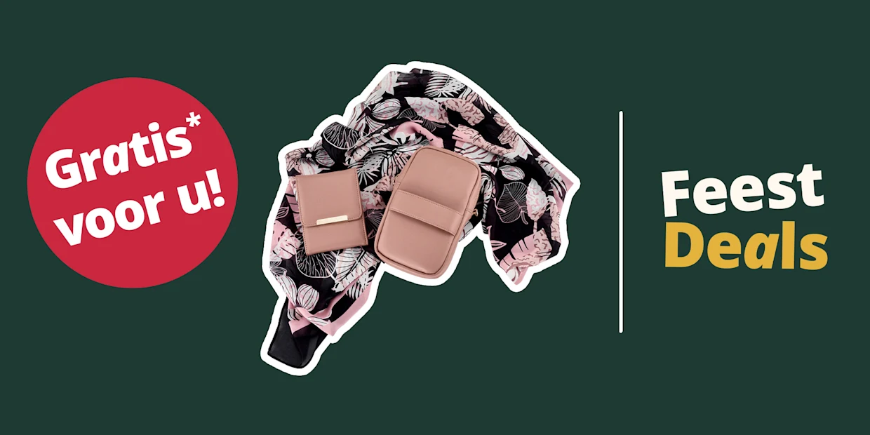 Een advertentie met de tekst 'Gratis* voor u! Feest Deals'. De achtergrond is donkergroen, links staat een rode cirkel met witte tekst, in het midden liggen een sjaal met patroon en twee beige tassen, rechts staat de tekst 'Feest Deals' in wit en goud.