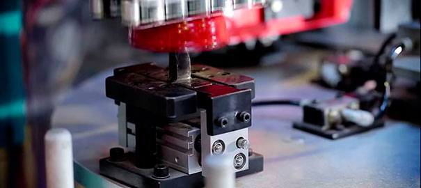 Maquina-manipulando-605x270