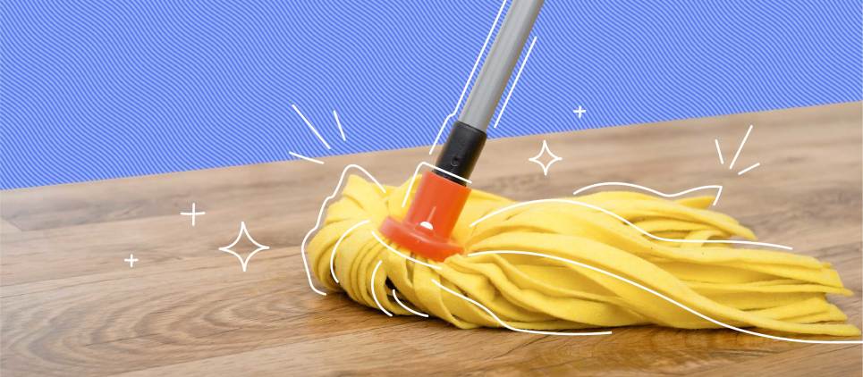 cleaning laminate floor with mop