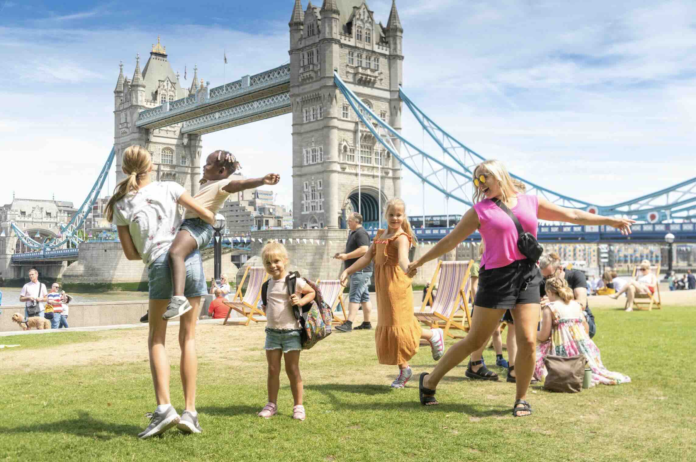 Potters Fields Park