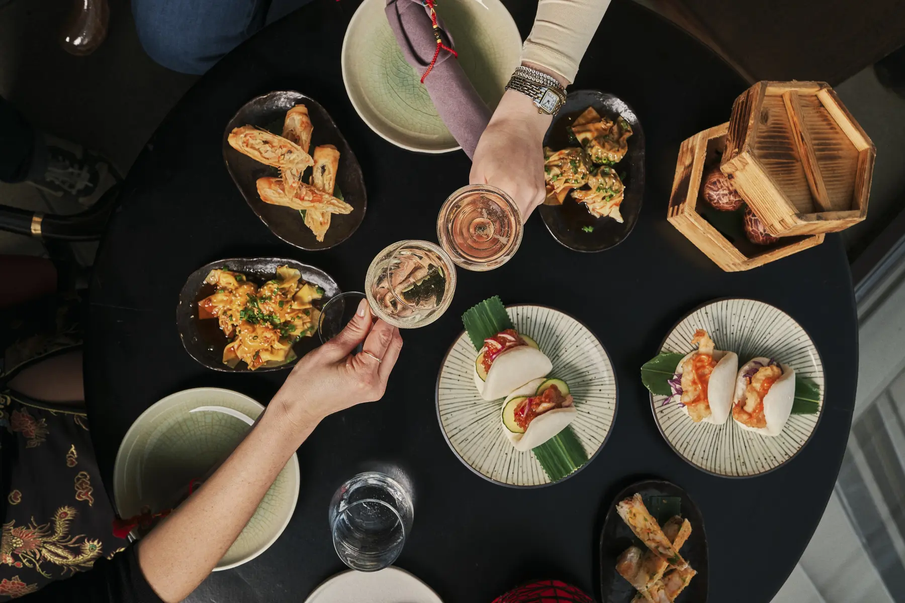 Bubbles and Bao at Hutong