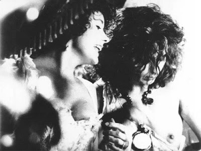 Καρέ: Nikos Niloaidis, Singapore Sling (1990) (1/2)