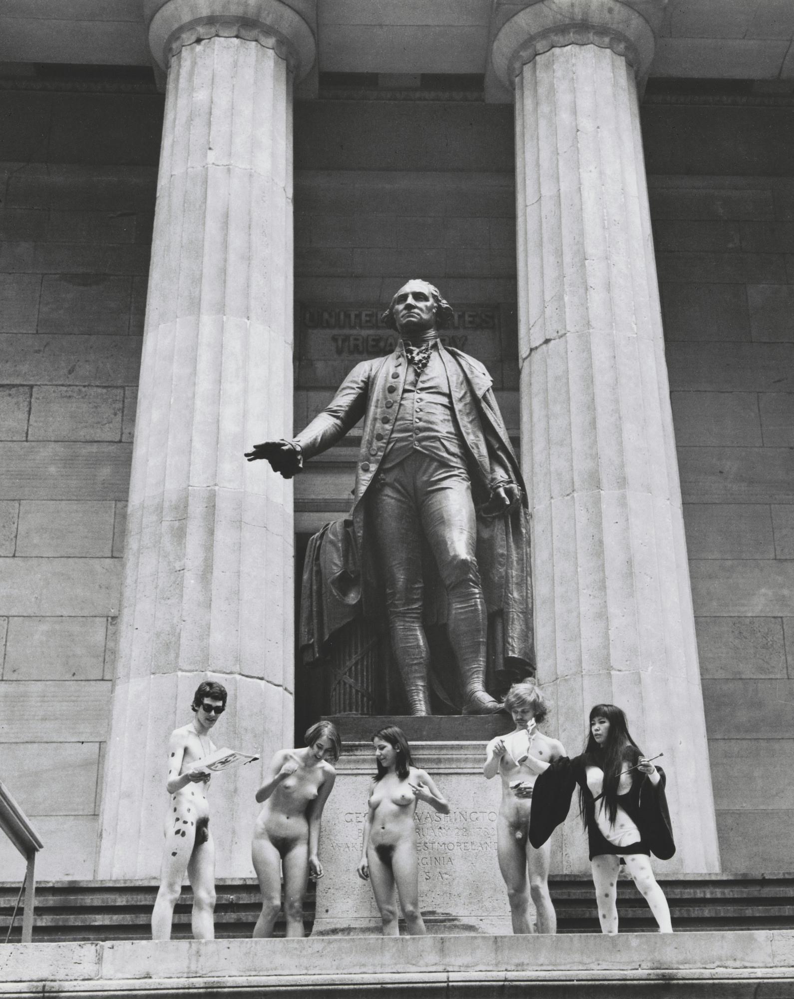Yayoi Kusama with Harry Shunk & János Kender, The Anatomic Explosion, New York (1968)