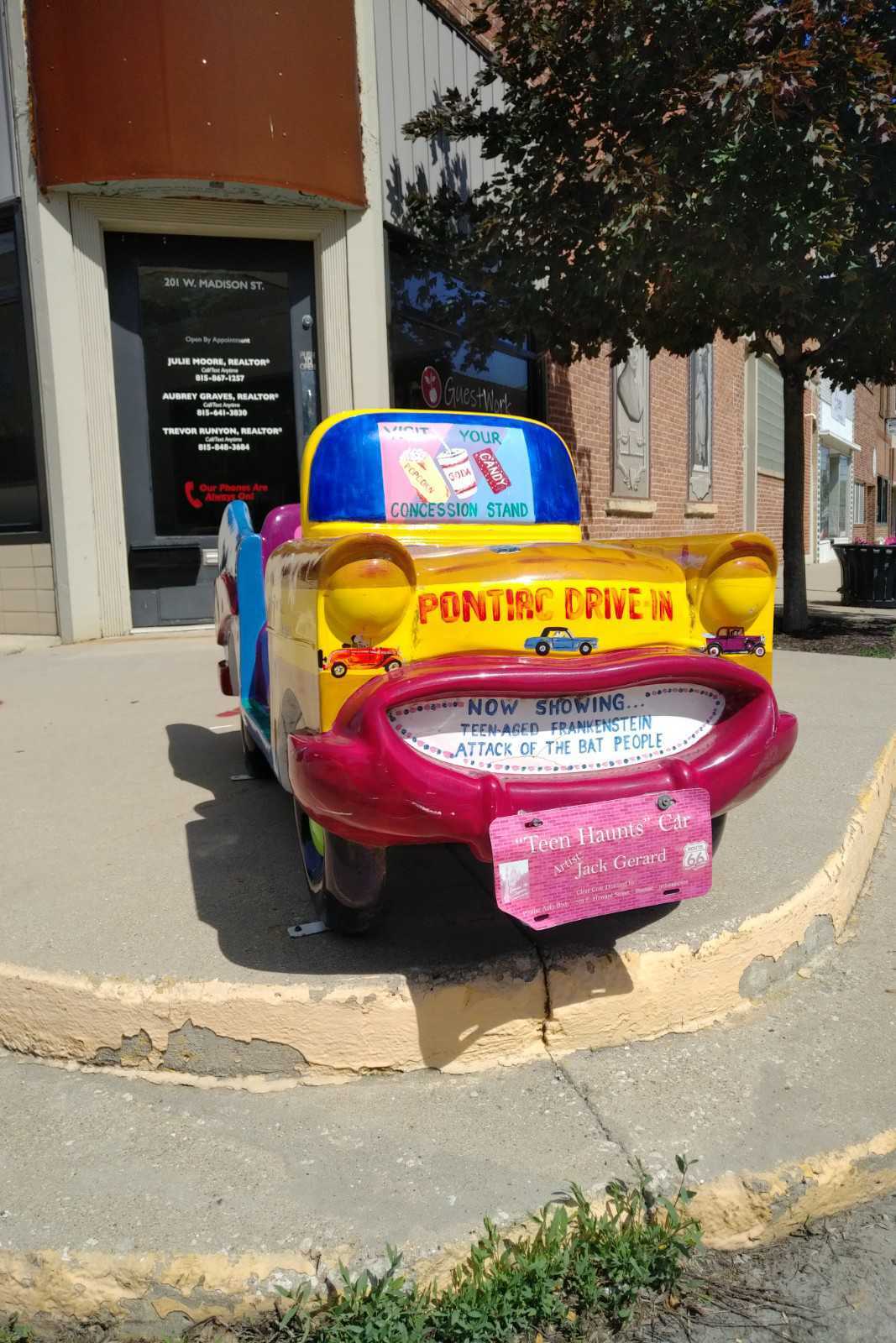 Mini bryka w centrum Pontiac