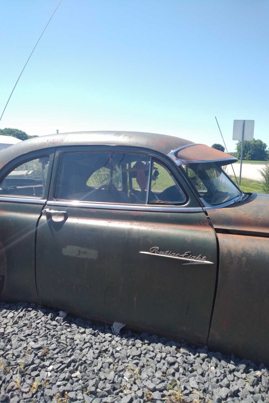 Tam w środku siedzi pewna dama