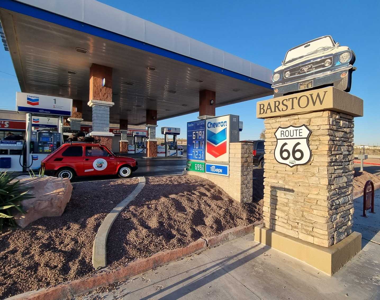 Stacja benzynowa w Barstow Stacja benzynowa w Barstow