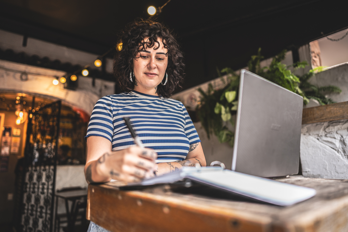 Line graph on DocuSign Monitor dashboard showing envelope events over the past seven days