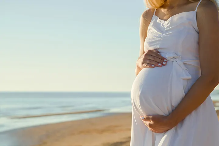 Εγκυμοσύνη και καλοκαίρι: Πώς θα αντιμετωπίσεις τις ημέρες του καύσωνα