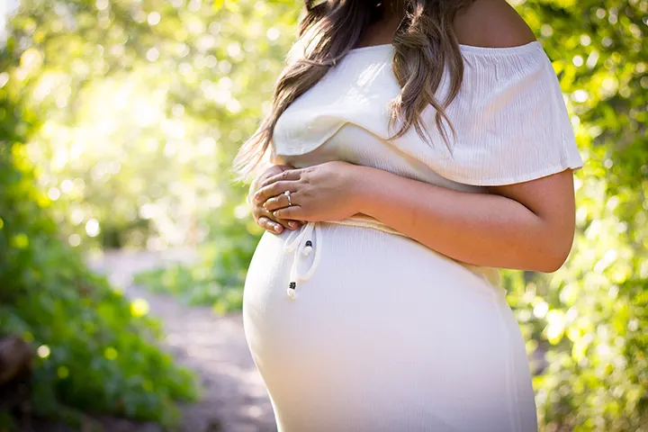 Εγκυμοσύνη και διακοπές: Πώς θα απολαύσετε το καλοκαίρι σας όσο πιο άνετα γίνεται