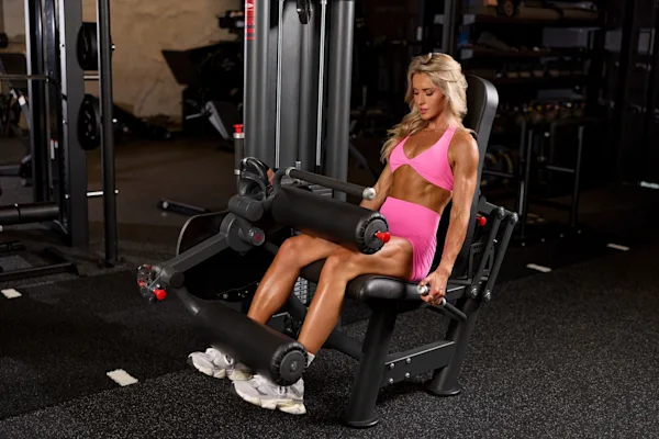 Mariah Morse leg extension