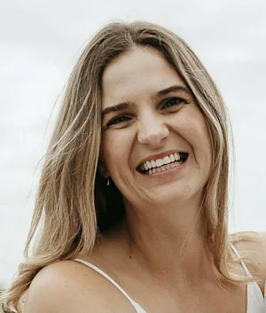Zoe Rochford- Freelance Contributor Author Pic