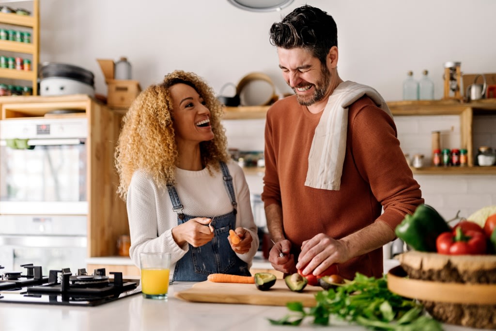 Couple making quick and easy dinner