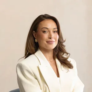 Sheridan Skye bio headshot