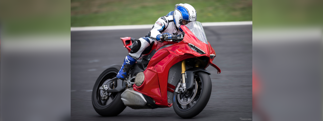その他 voneR4s New Panigale V4 S Press Launch