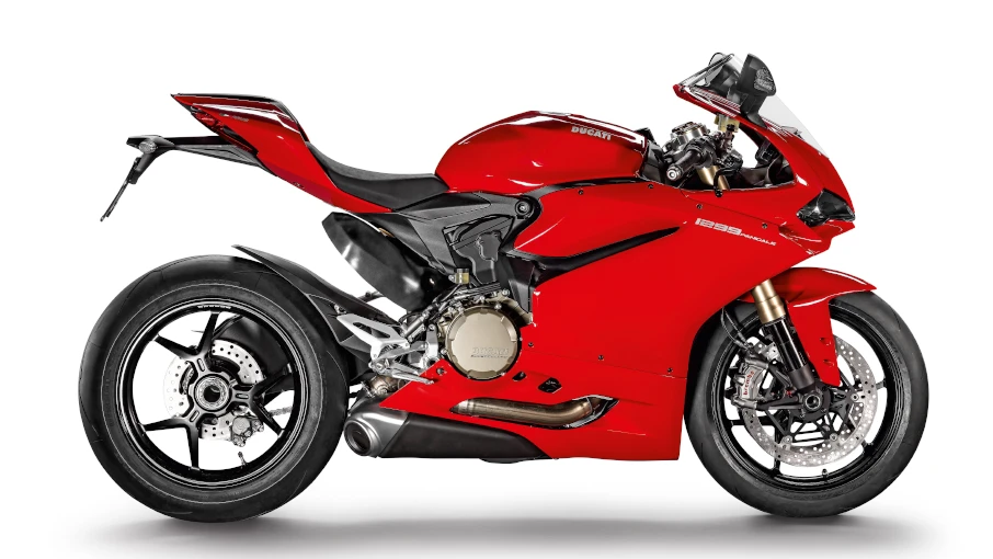 9月14日より遂に日本で販売開始！新型ハイパーモタード698モノ。10,250