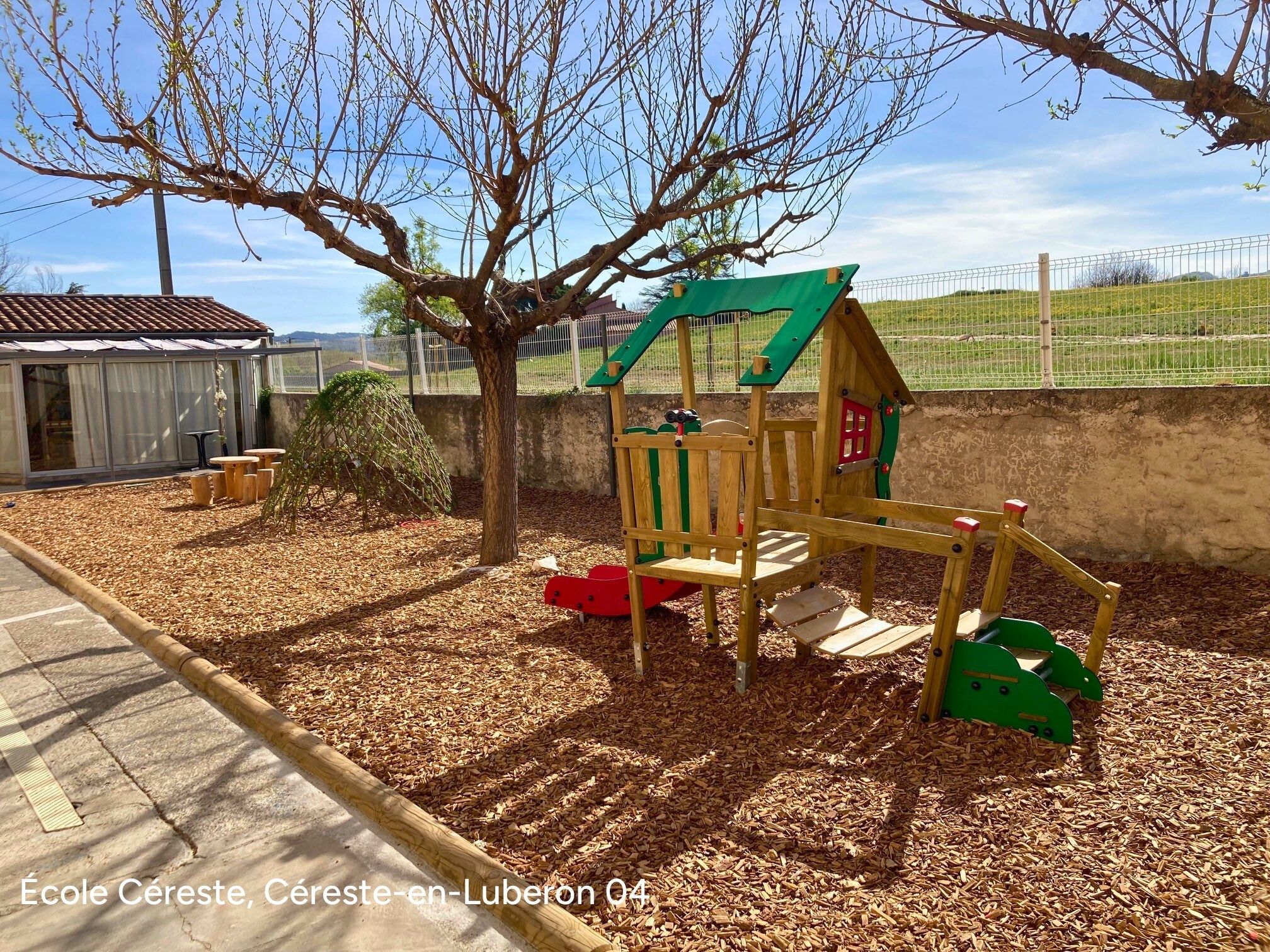 École Céreste, Céreste-en-Luberon (1)