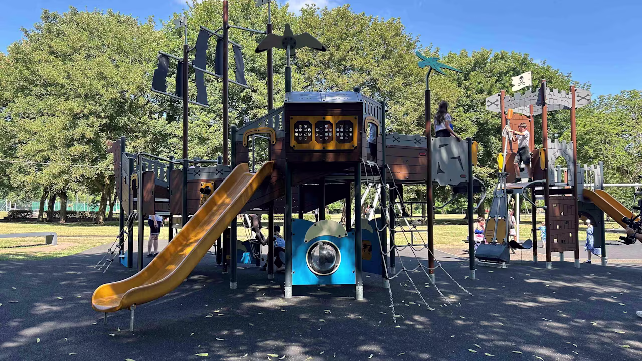 Maurice Lea Memorial Park - Large image