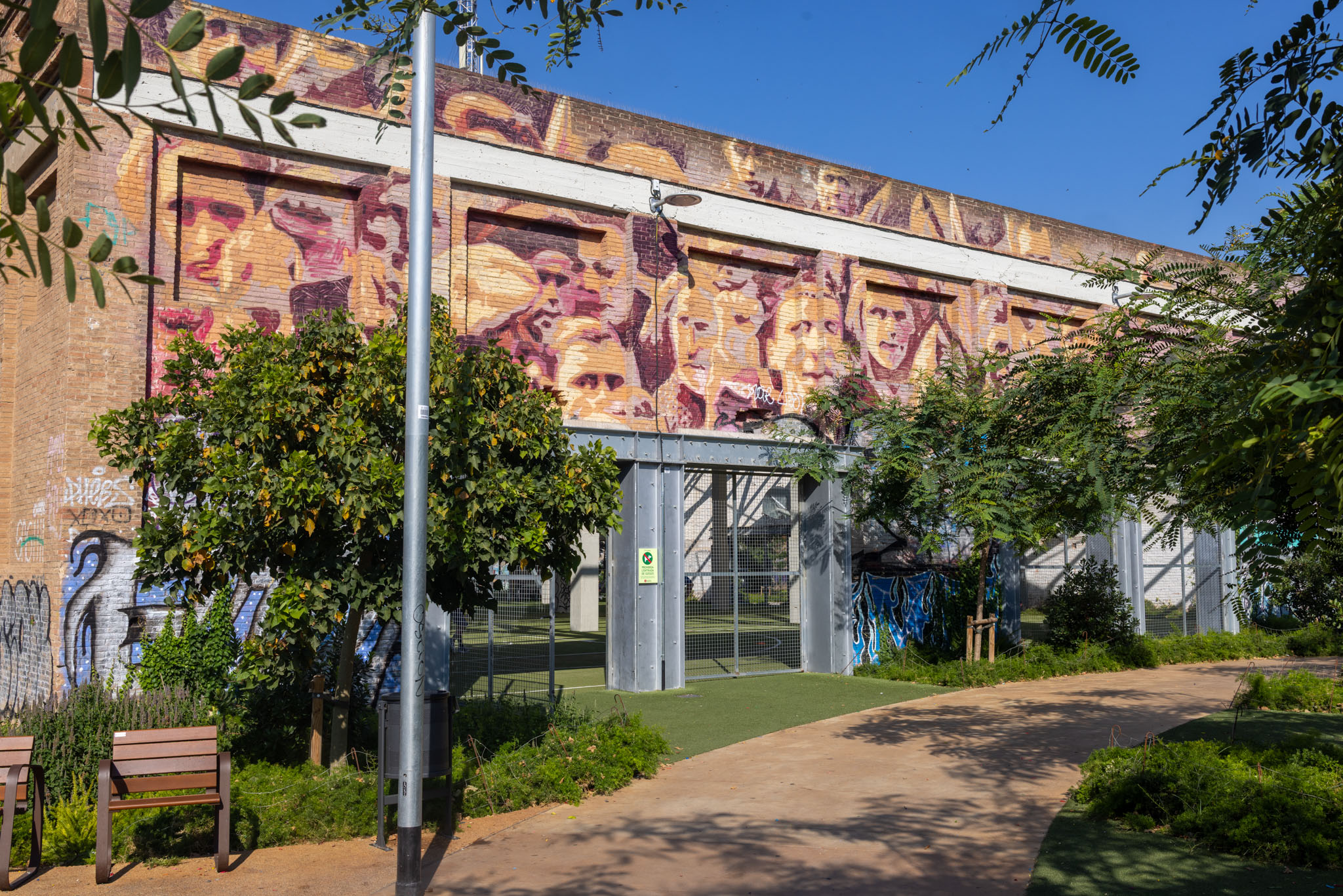 Can Batlló, Barcelona - Image 11