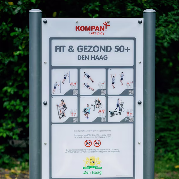 cartel de fitness para explicar los distintos tipos de entrenamiento en un gimnasio al aire libre