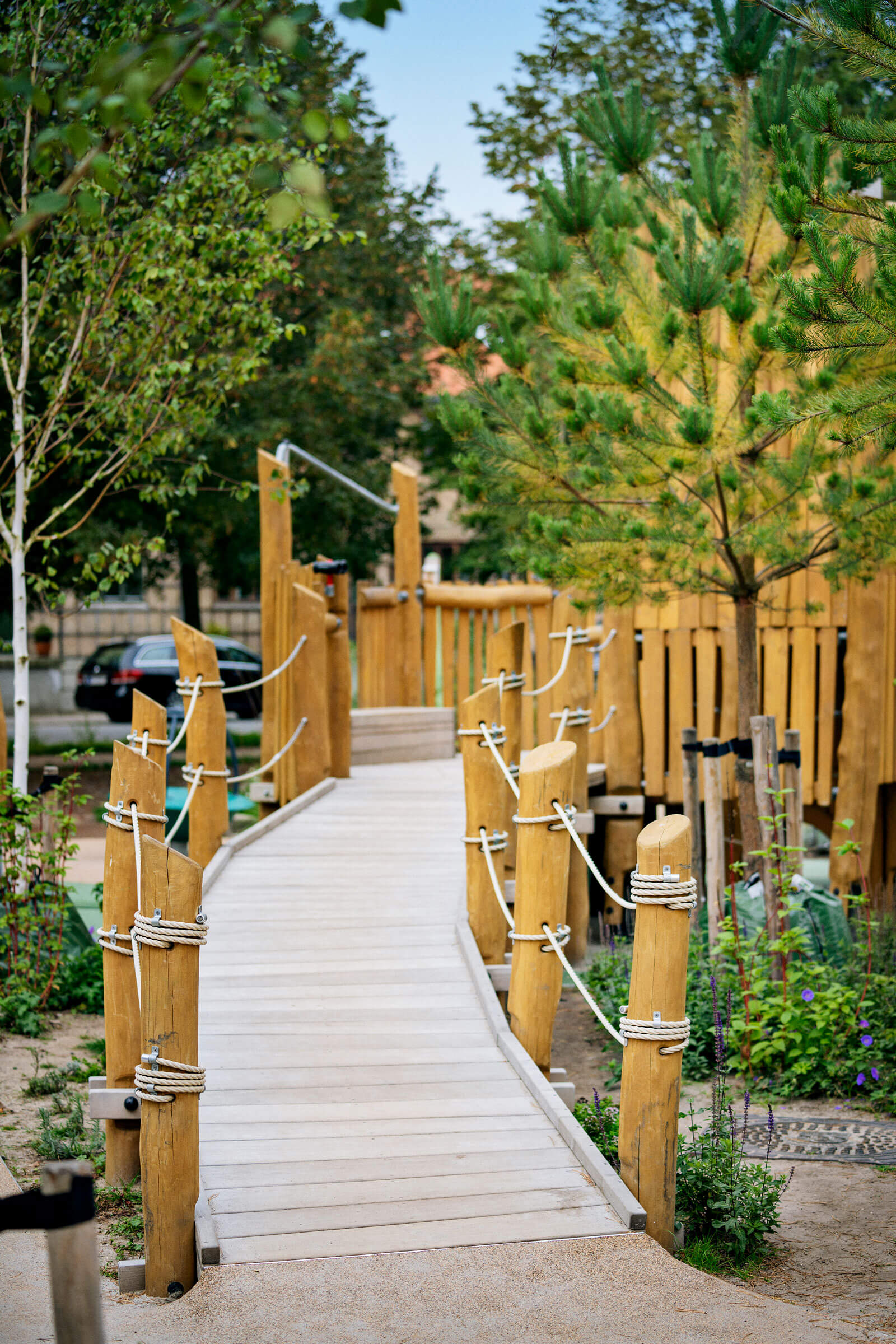 Pathway to the playground on Frederiksberg
