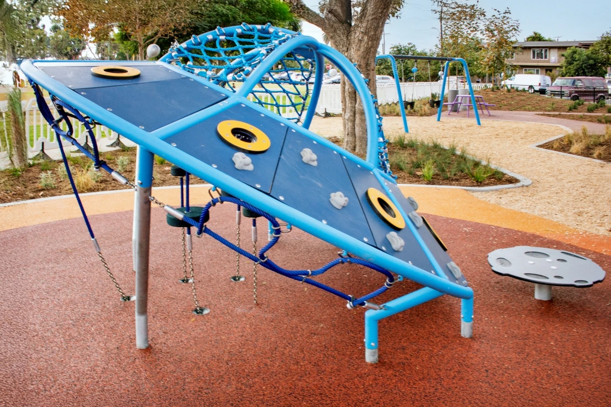 Lynwood Mega Playground - Image 9