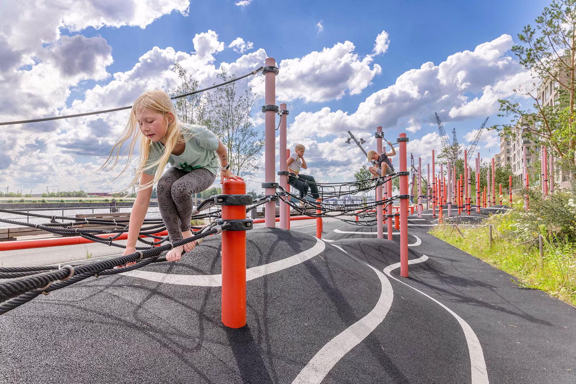 DE-Ref Baakenhafen-Hamburg COR881293-COR881294 ID-a362617b-JZ9315 2400x1600