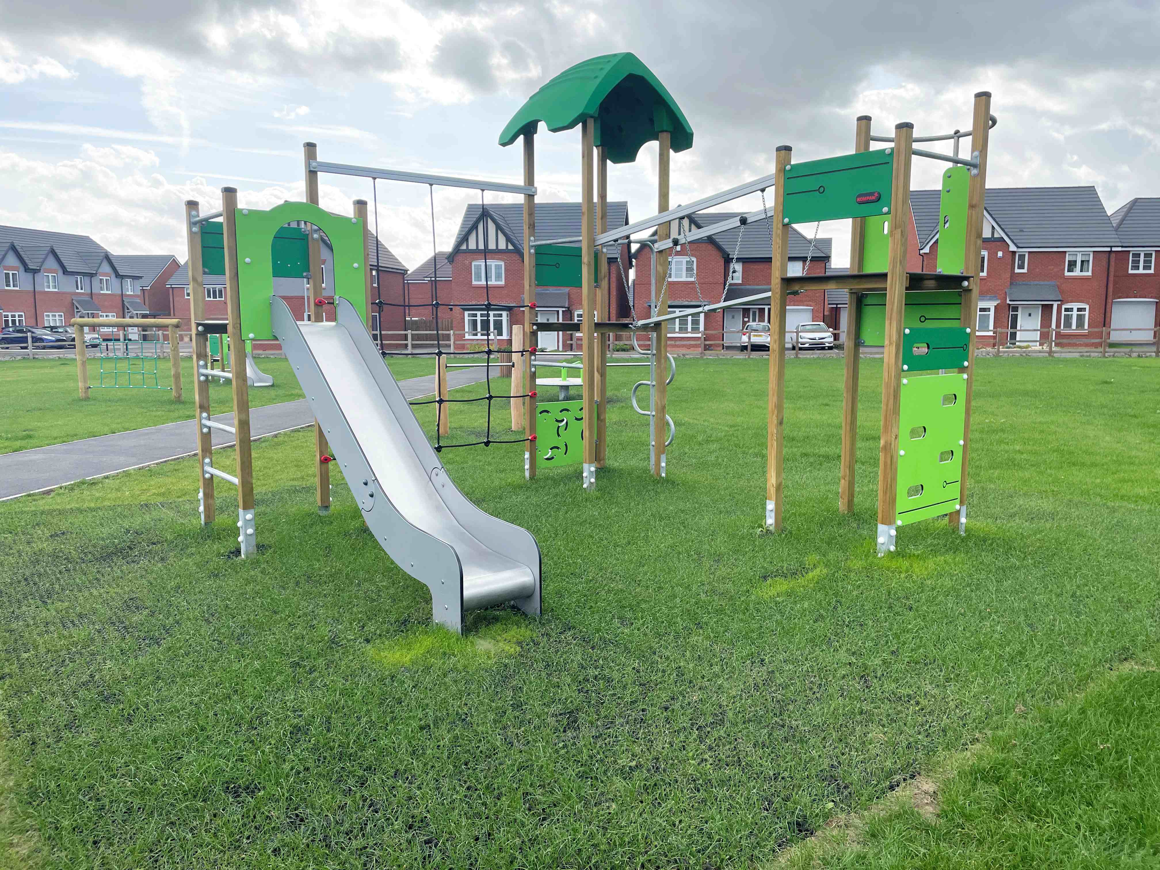 The Saplings, Burton-on-Trent - large image